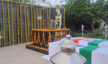 शहादत को सलाम: IED ब्लास्ट में शहीद 4 जवानों को दी गई आखिरी सलामी, परिजनों और ग्रामीणों की आंखों से छलके आंसू